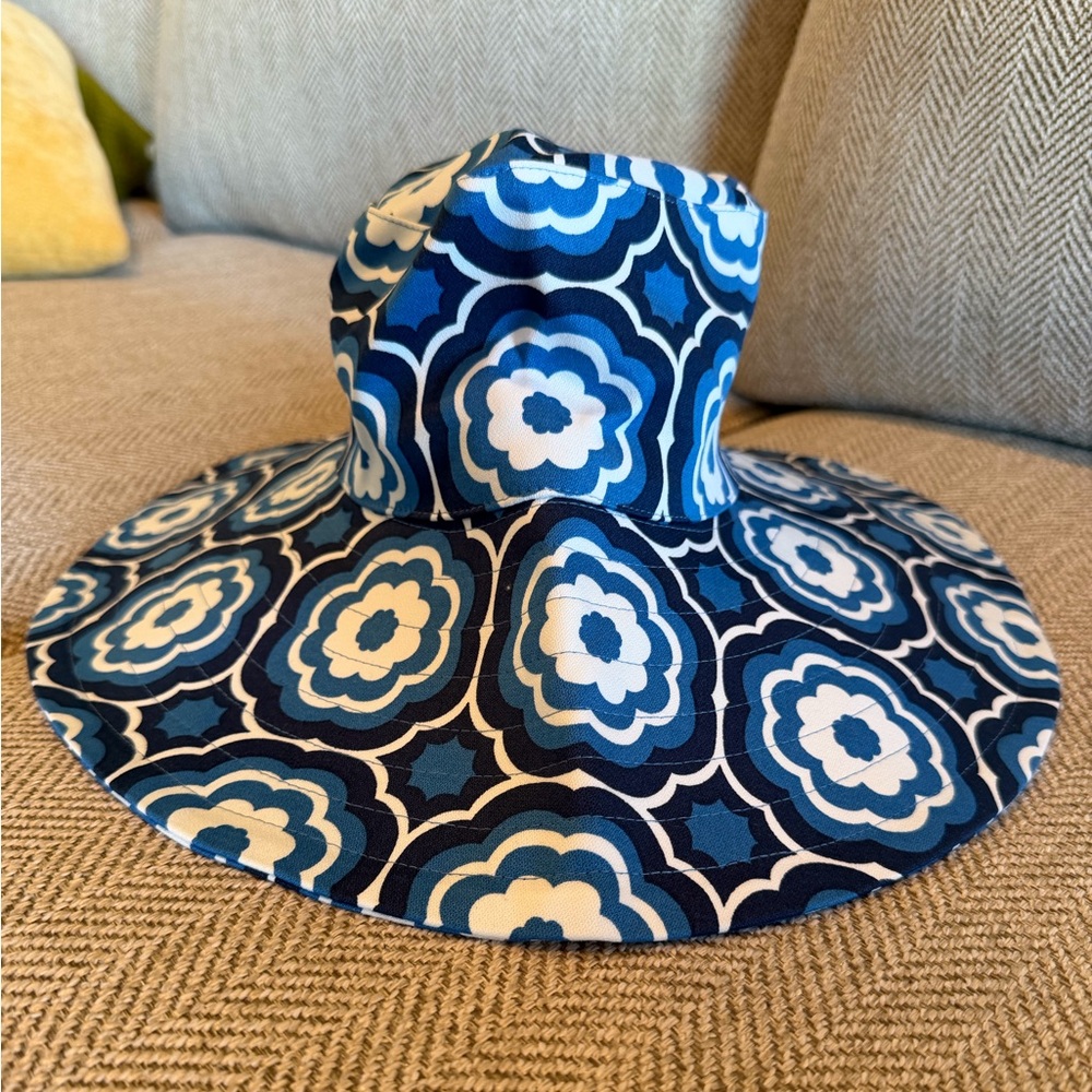 Trina Turk Shade Bucket Hat NWT